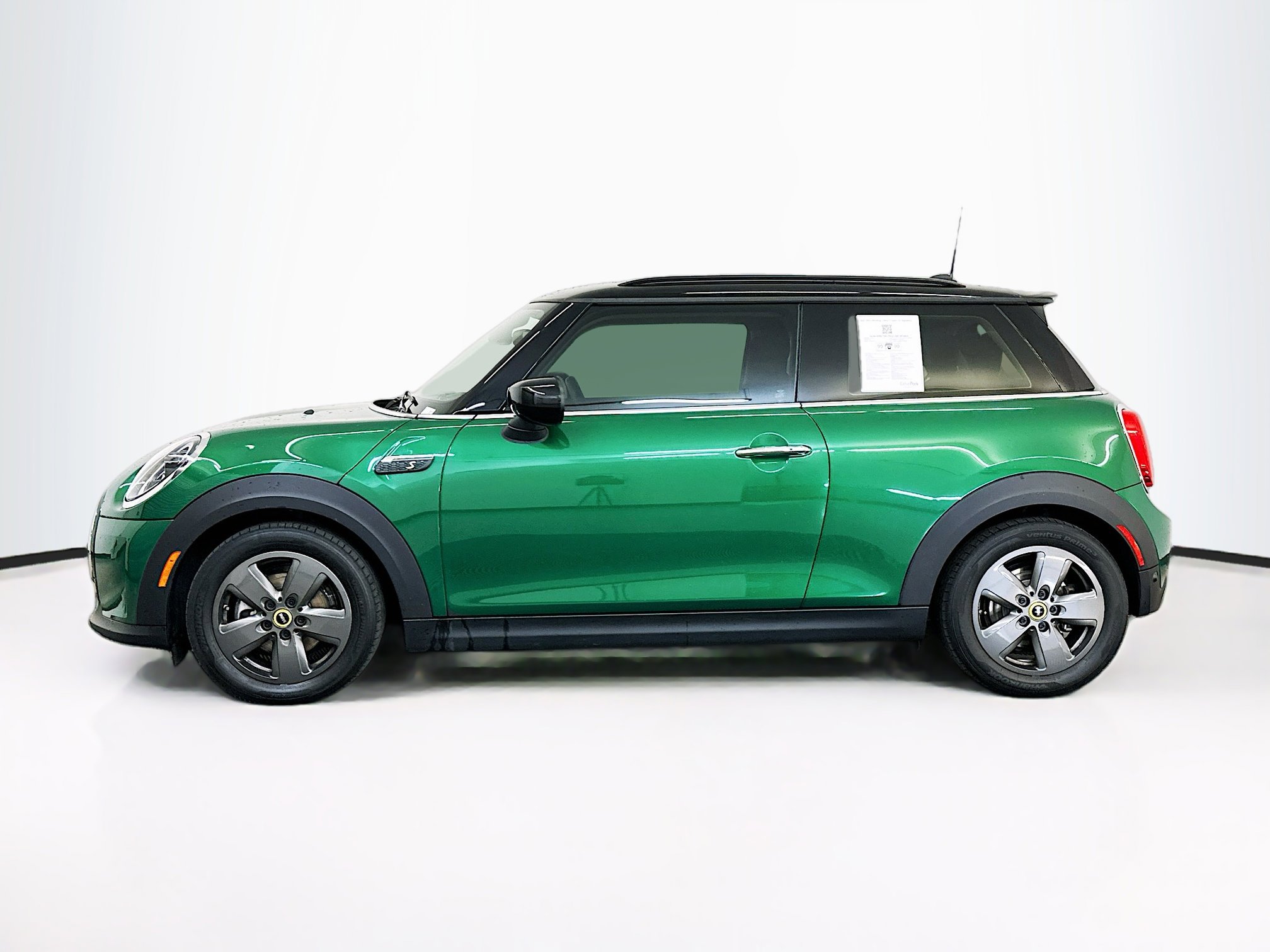 Used 2023 MINI Cooper SE image 4