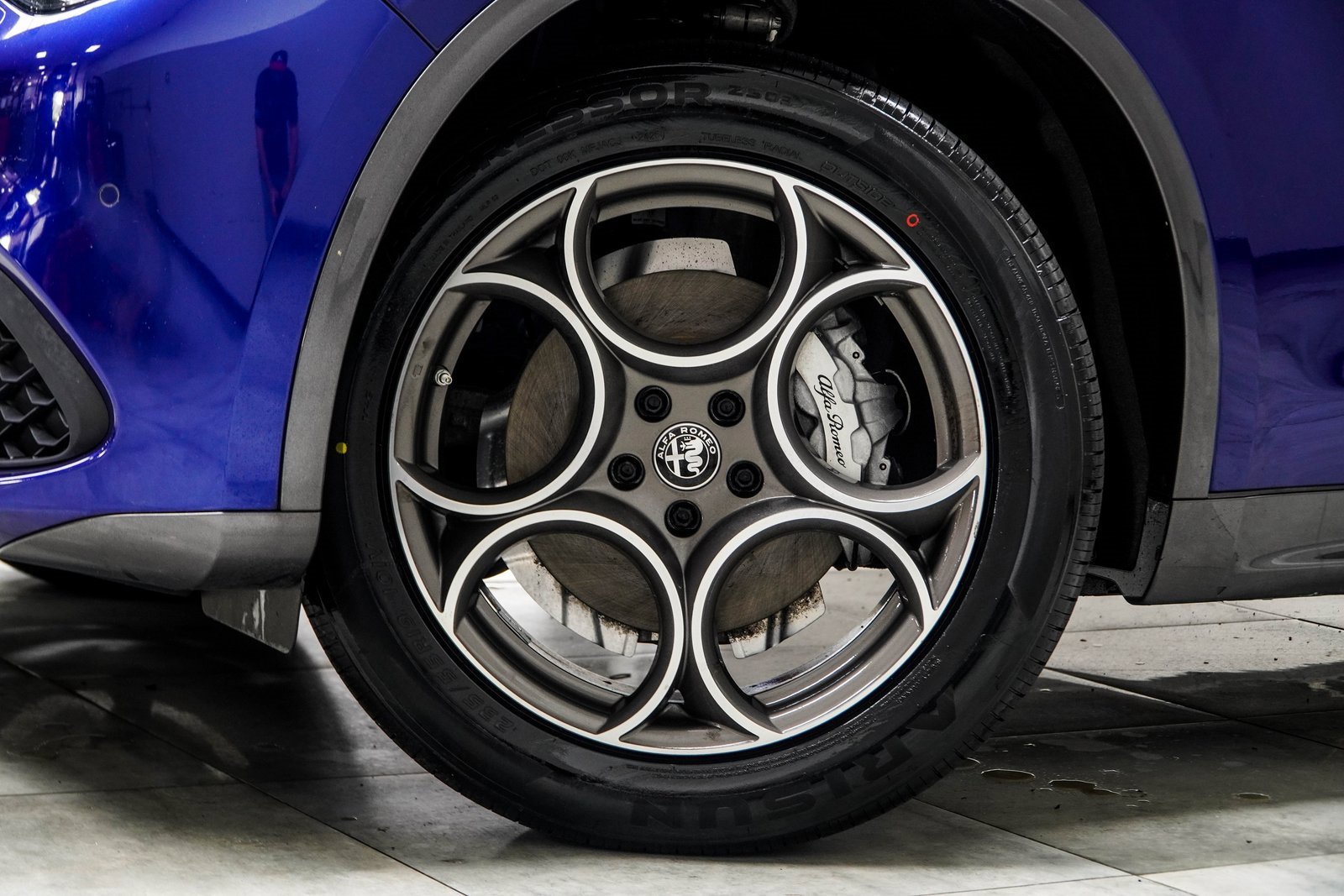 Used 2022 Alfa Romeo Stelvio Ti image 3