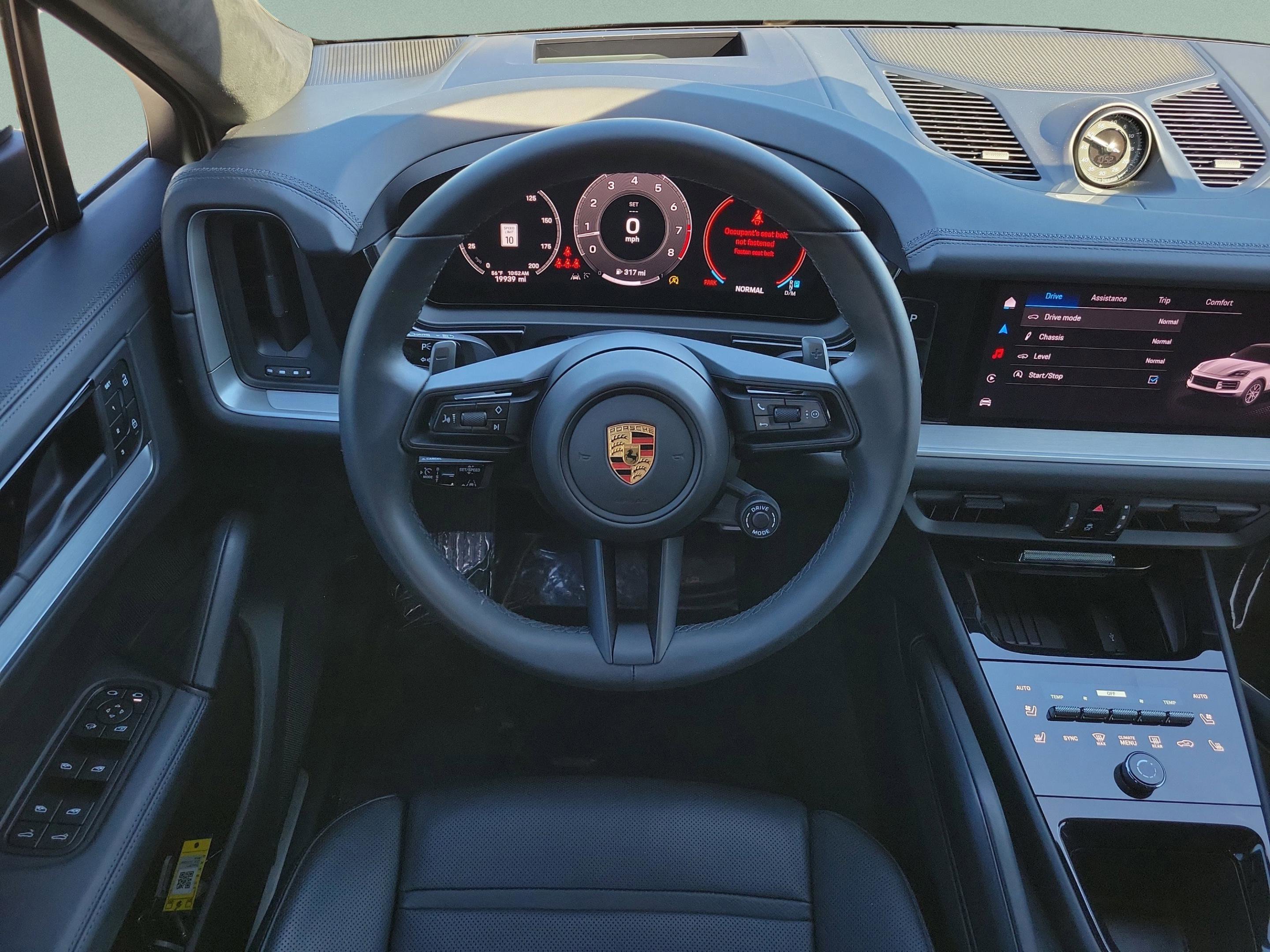 Used 2024 Porsche Cayenne S image 17