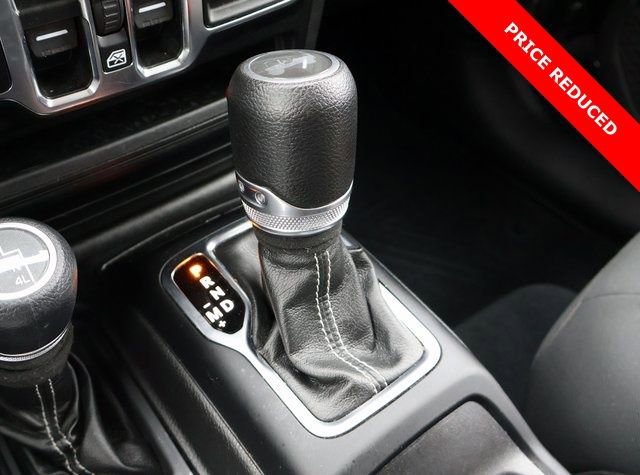 Used 2022 Jeep Wrangler Unlimited Sahara w/ Cold Weather Group image 29