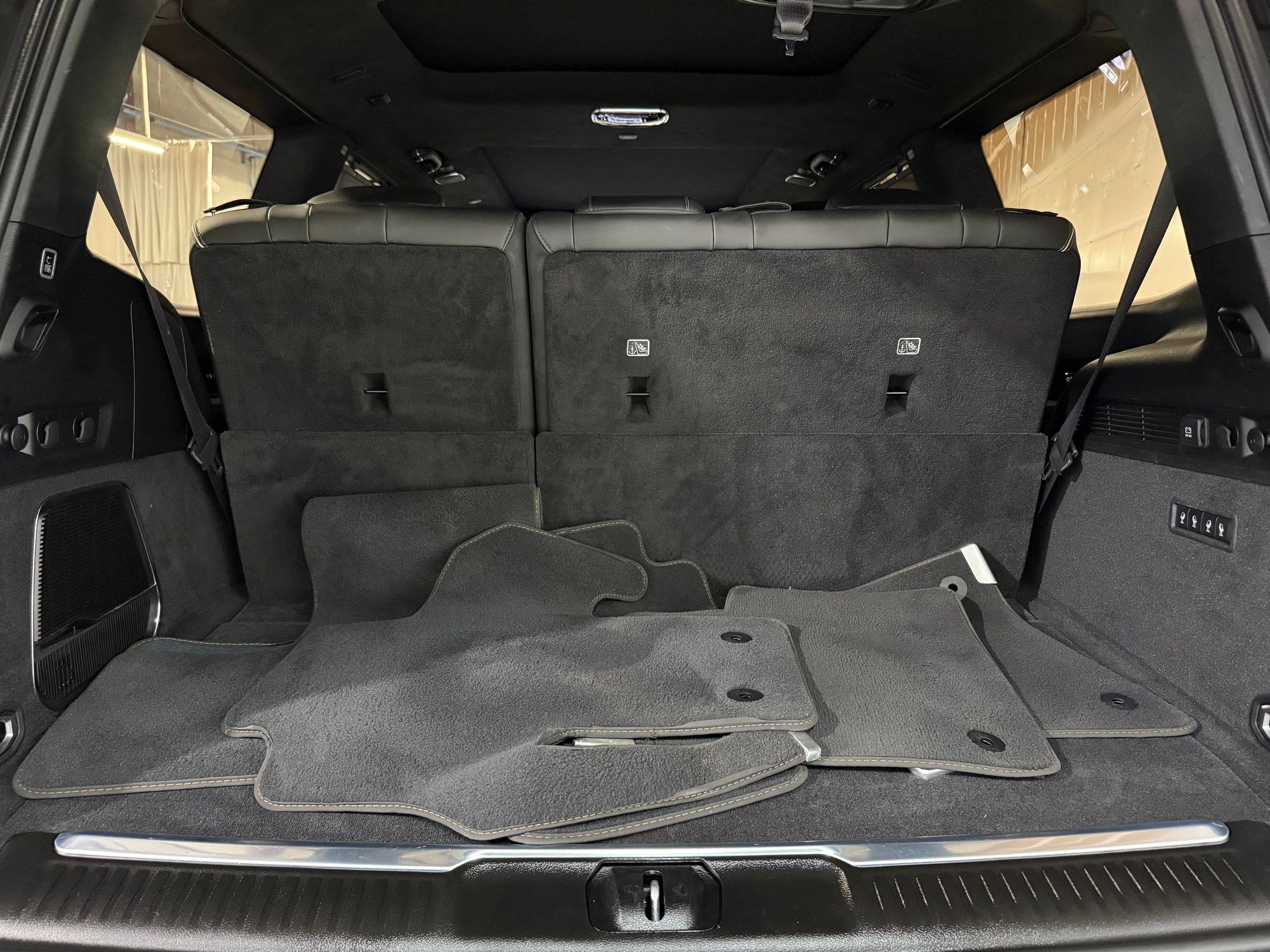 Used 2024 Jeep Grand Wagoneer Series III w/ HD Trailer Tow Package image 48