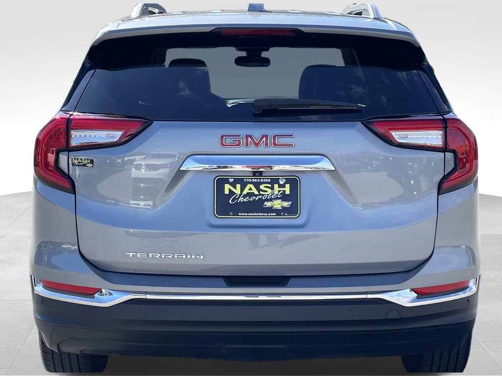 Used 2023 GMC Terrain SLT w/ Tech Package image 4
