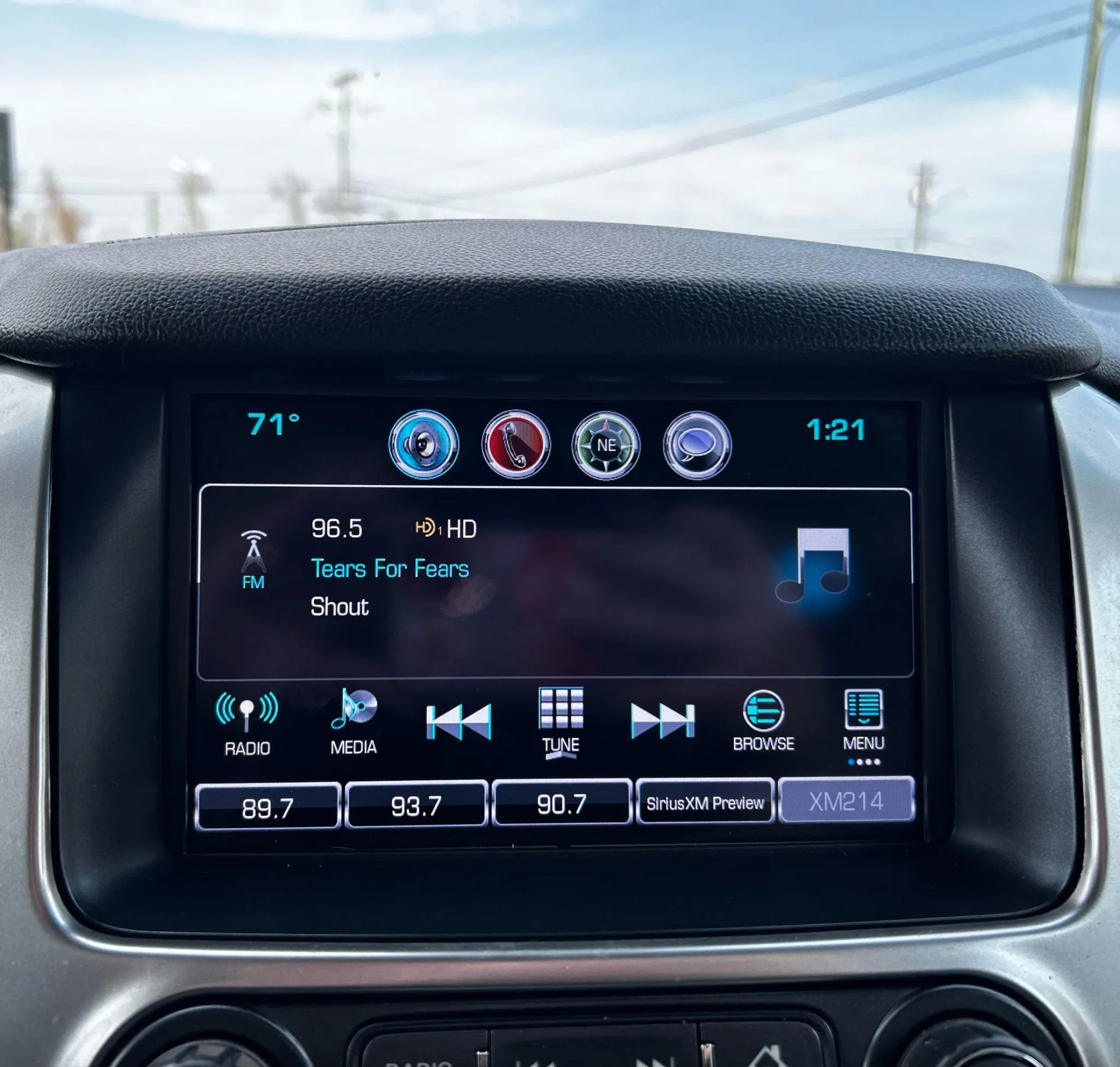 Used 2018 Chevrolet Tahoe LT image 17