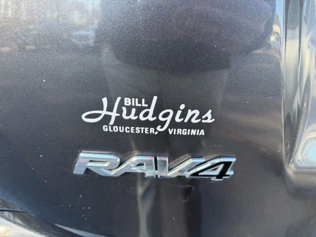 Used 2018 Toyota RAV4 LE image 8