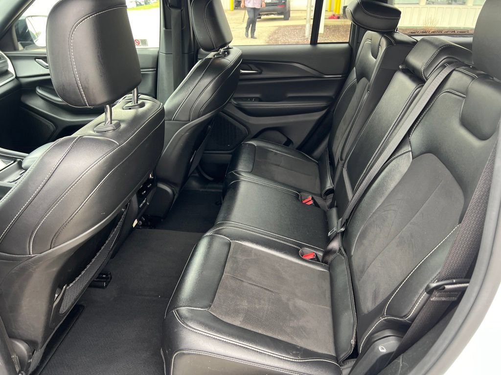 Used 2024 Jeep Grand Cherokee Altitude RWD image 35