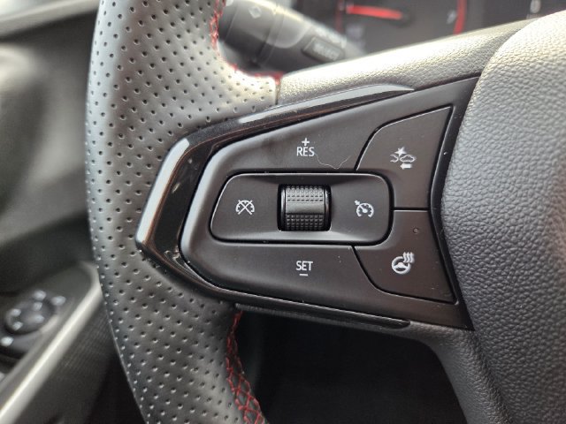 Used 2024 Chevrolet Trax RS w/ Sunroof Package FWD image 21