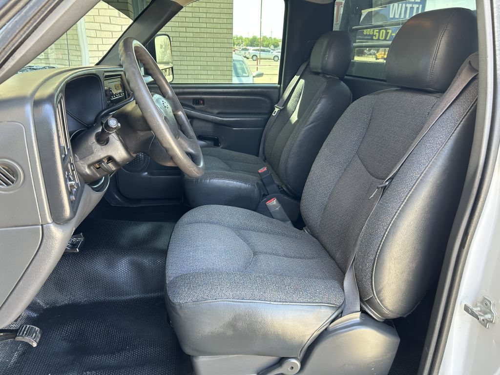 Used 2007 Chevrolet Silverado 3500 2WD Regular Cab image 7