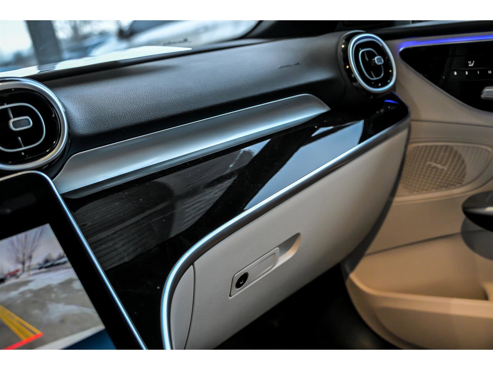 New 2026 Mercedes-Benz C 300 4MATIC Sedan image 17