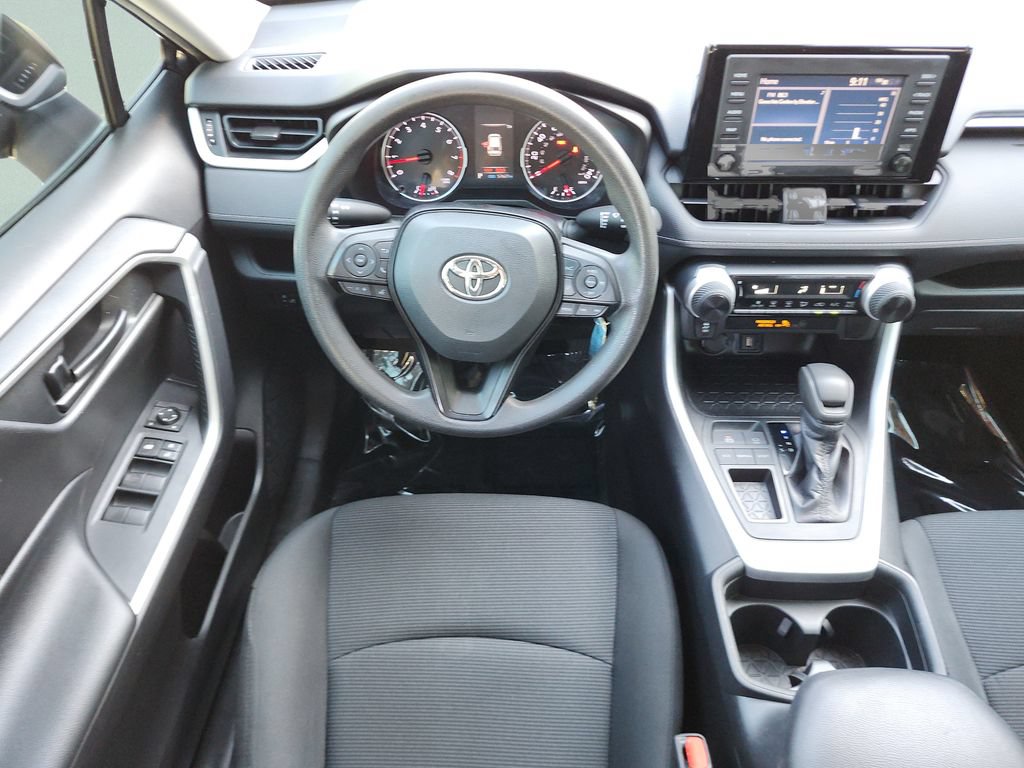 Used 2020 Toyota RAV4 LE FWD image 17