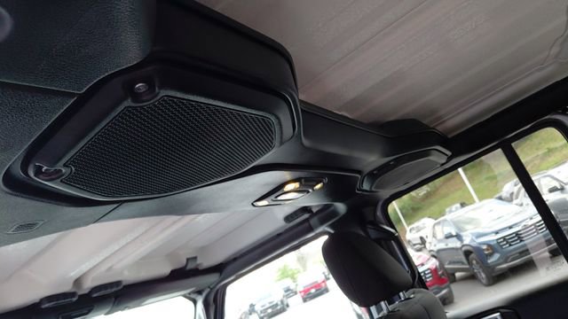 Used 2020 Jeep Wrangler Unlimited Sahara AWD/4WD image 26