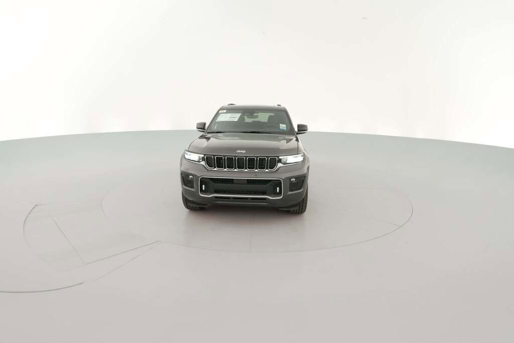 New 2025 Jeep Grand Cherokee Overland image 2