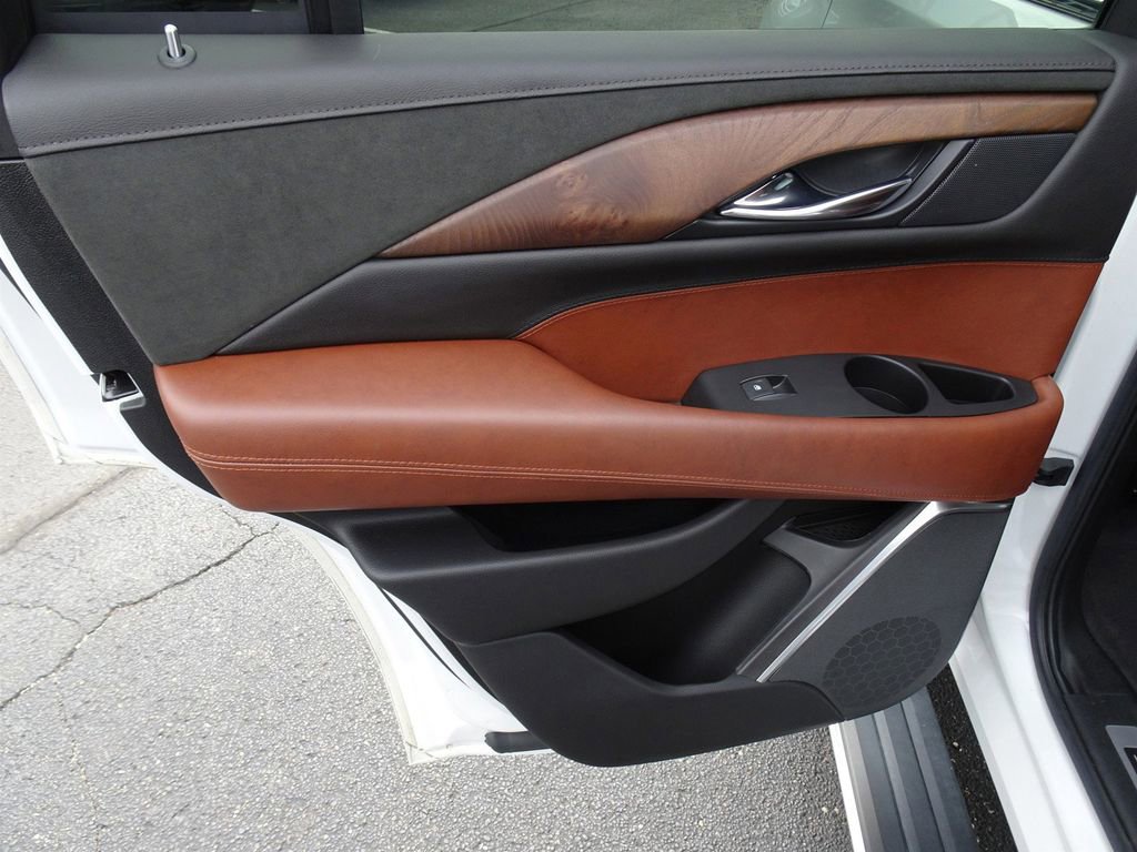 Used 2020 Cadillac Escalade Premium Luxury image 18