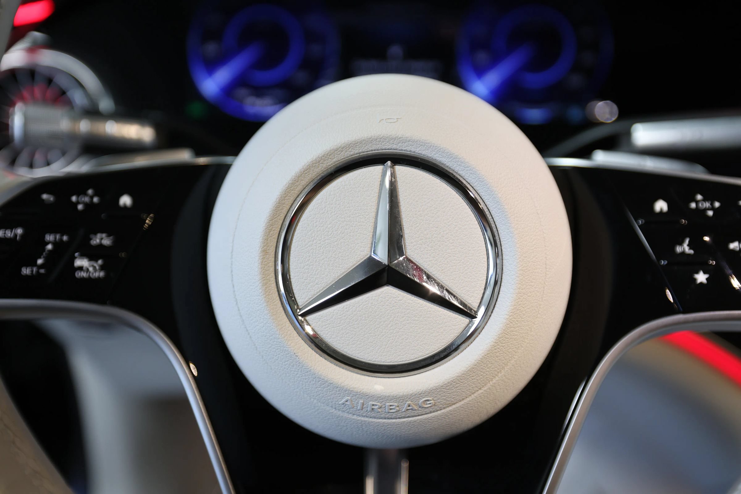 Used 2023 Mercedes-Benz EQS 580 4MATIC SUV image 36