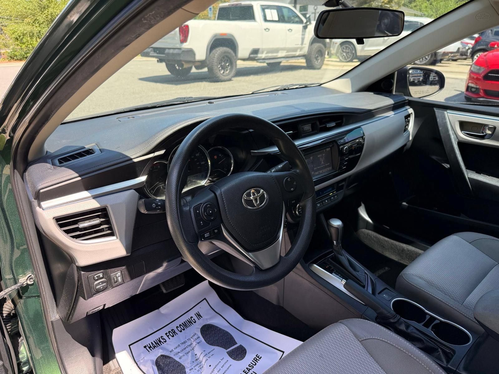 Used 2014 Toyota Corolla LE FWD image 10
