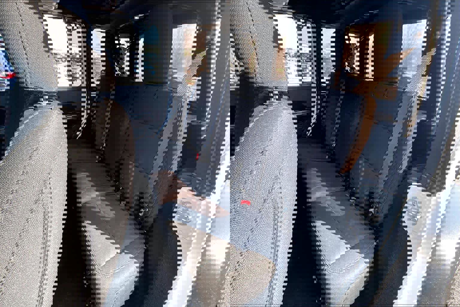 Used 2018 Jeep Wrangler Unlimited Sport S image 18