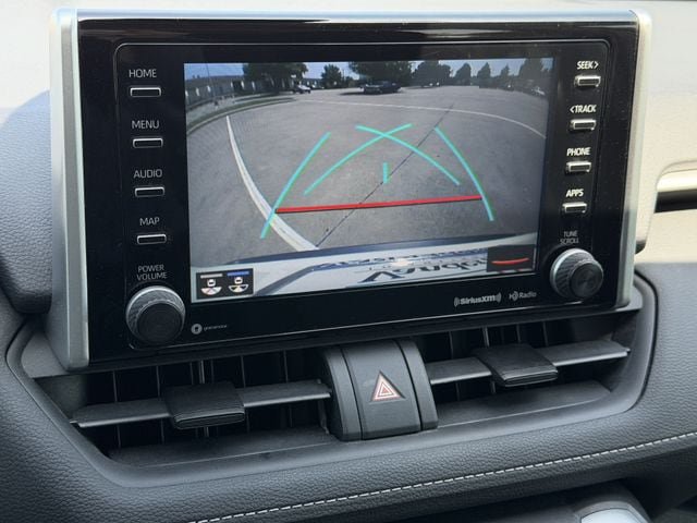 Used 2020 Toyota RAV4 XLE w/ Convenience Package FWD image 18