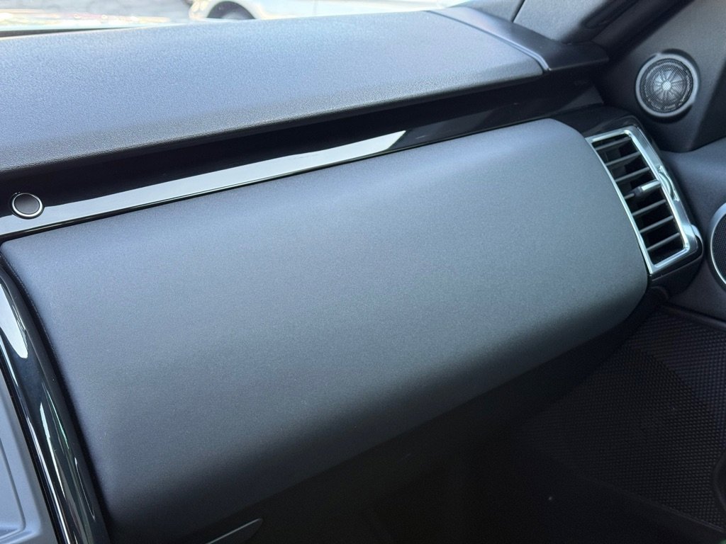 Used 2019 Land Rover Discovery SE image 32