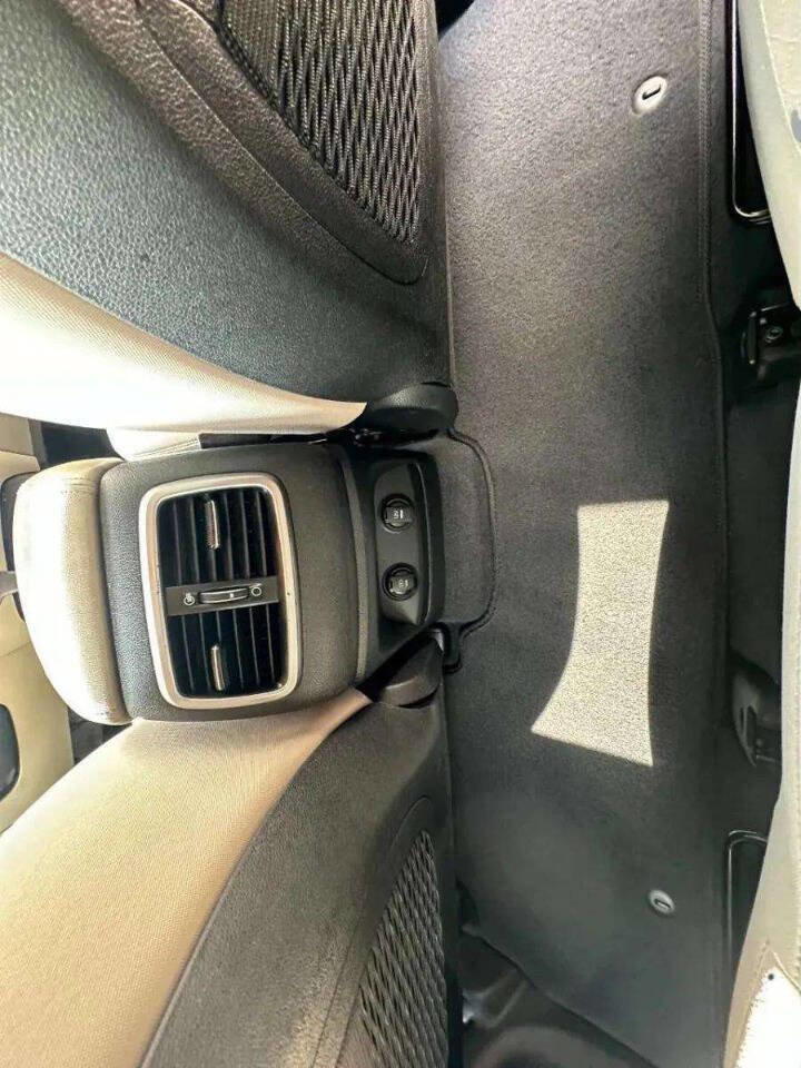 Used 2020 Kia Sorento LX image 55