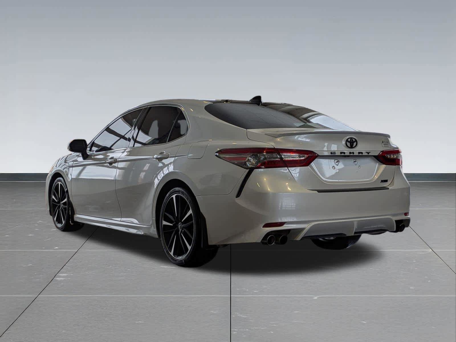 Used 2019 Toyota Camry XSE FWD image 4