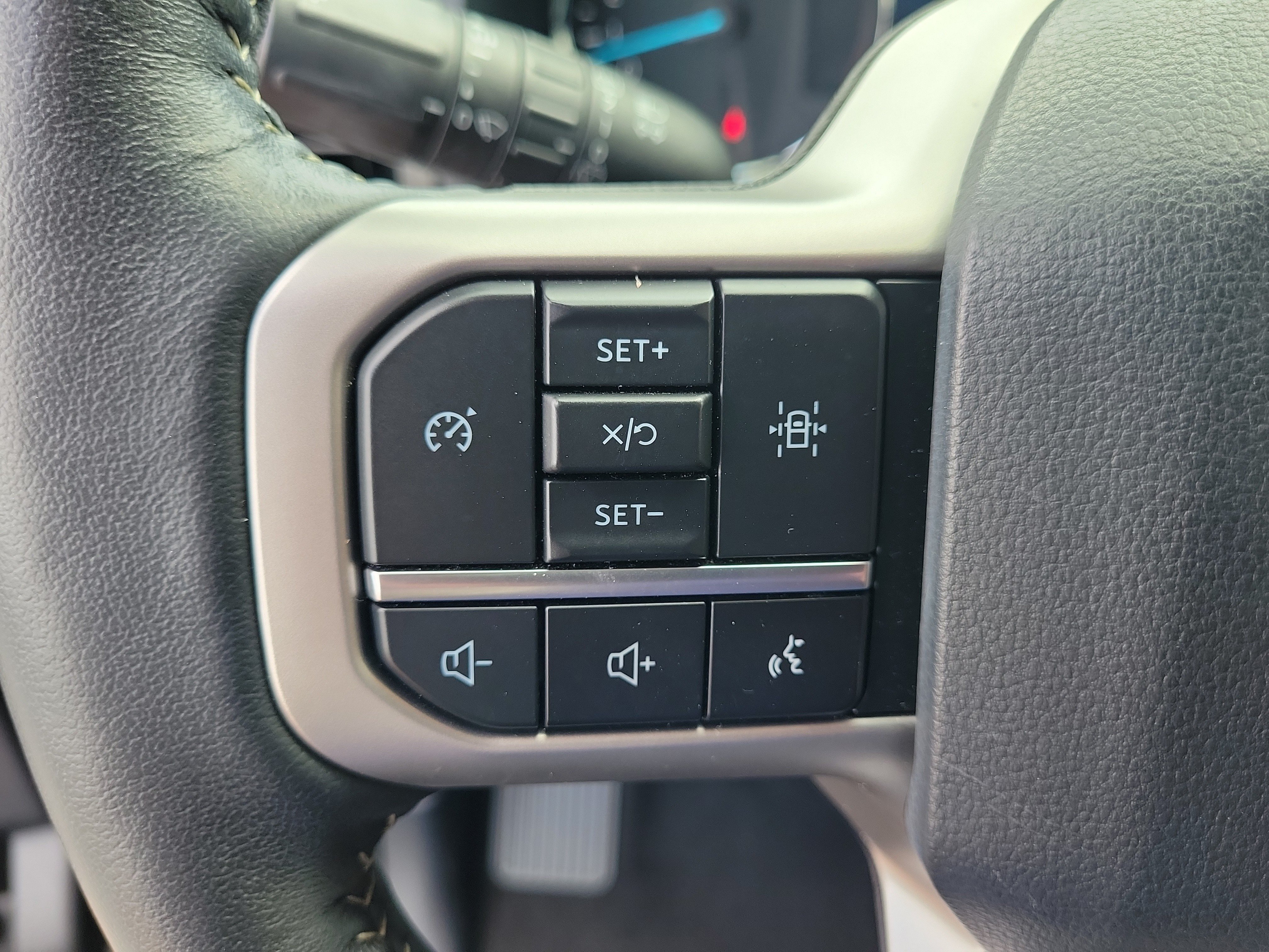 Used 2024 Ford Expedition XLT RWD image 20