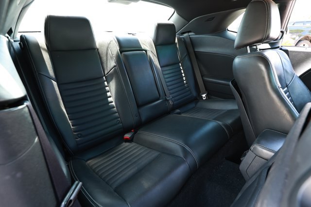 Used 2014 Dodge Challenger SXT RWD image 27