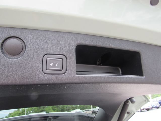 Certified 2025 Chevrolet Equinox ACTIV w/ Safety and Technology Package AWD/4WD image 32