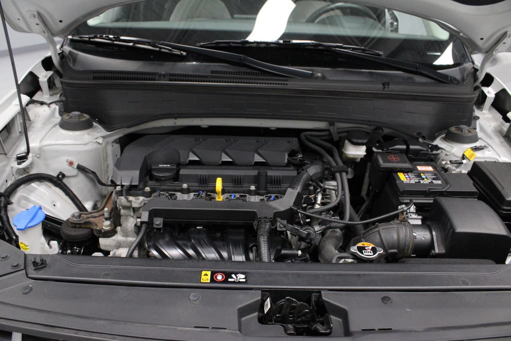 Used 2023 Hyundai Venue SEL FWD image 13
