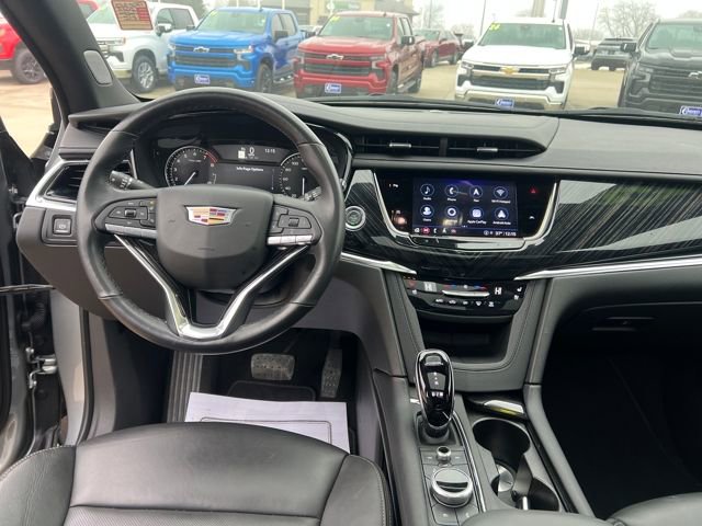 Used 2025 Cadillac XT6 Premium Luxury image 24