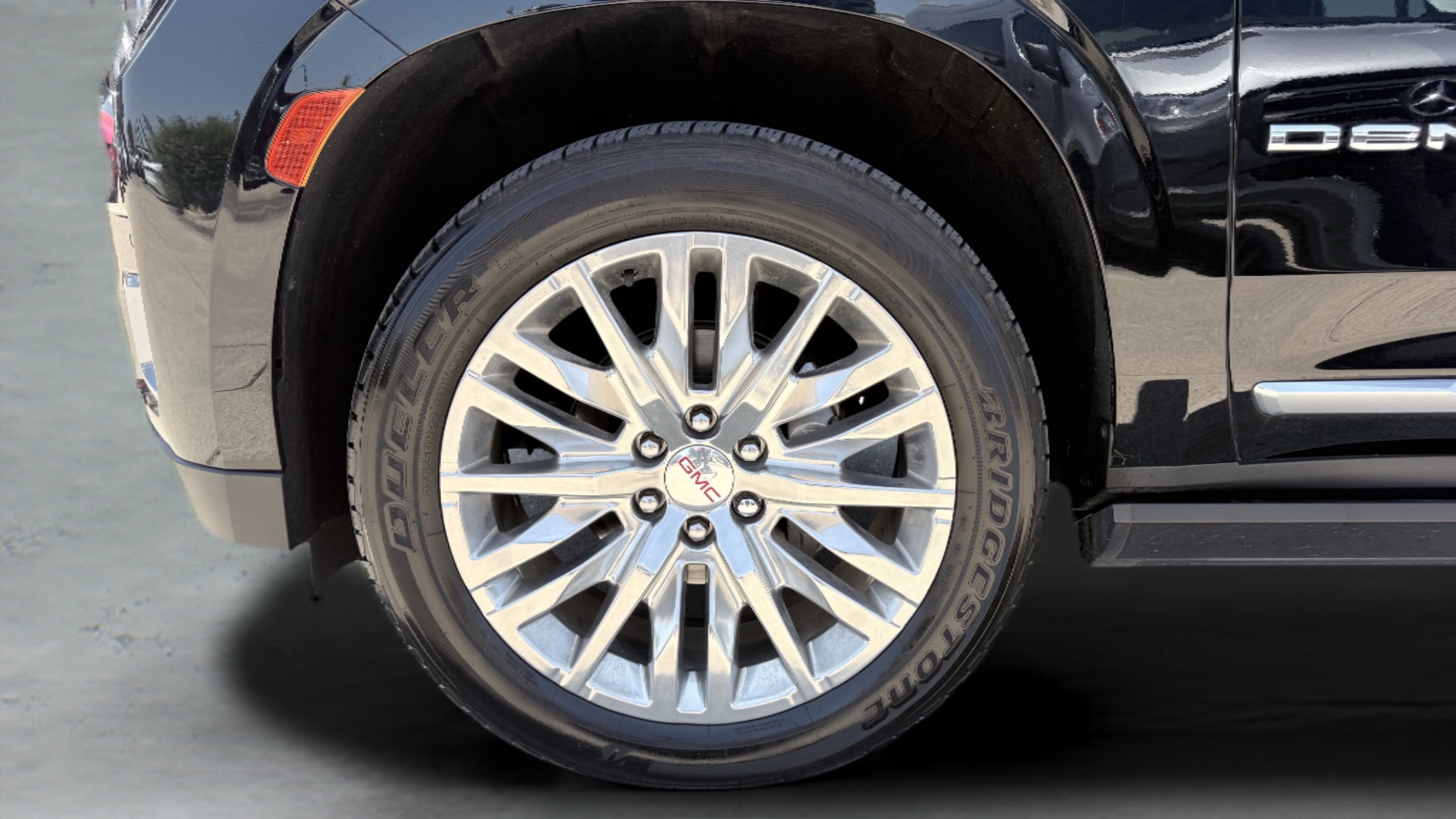Used 2023 GMC Yukon Denali AWD/4WD image 16