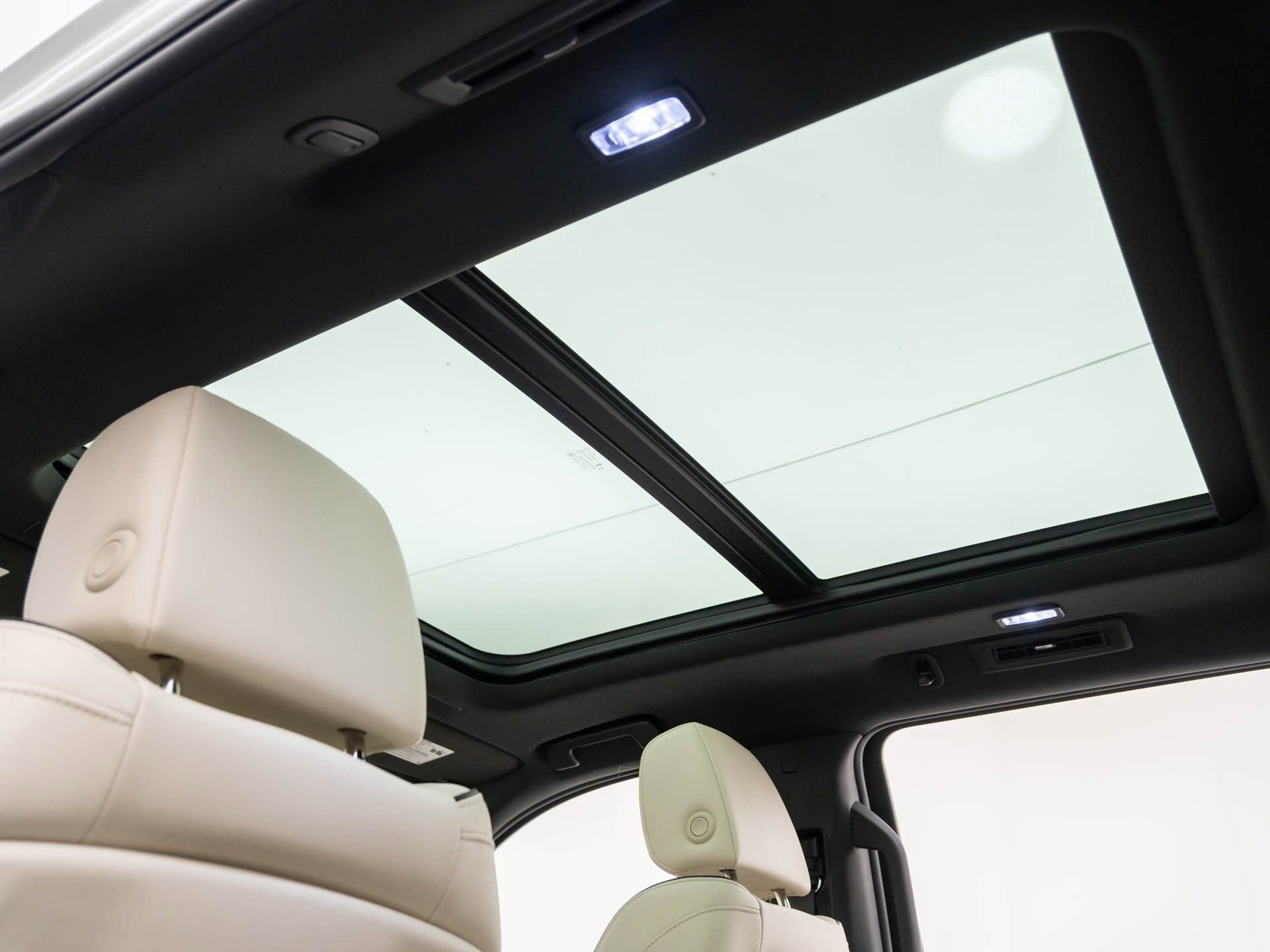 Certified 2025 Cadillac Escalade ESV Sport w/ LPO, ONYX Package image 13