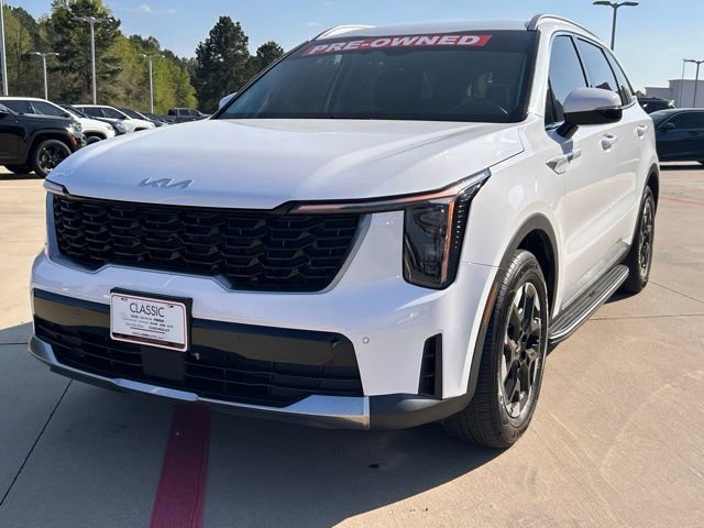 Used 2025 Kia Sorento S image 3