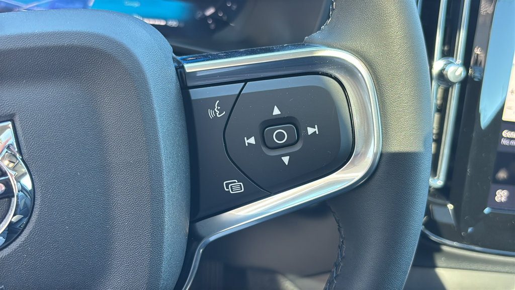 New 2026 Volvo XC40 B5 Plus w/ Protection Package Premier AWD/4WD image 18