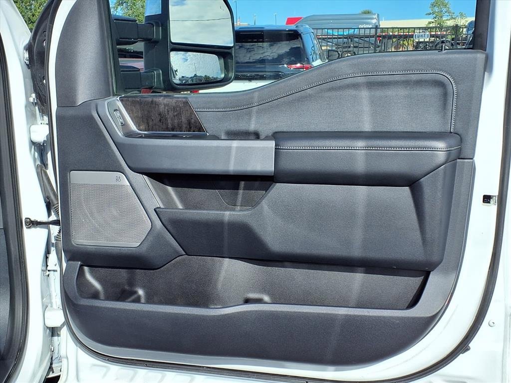 Used 2023 Ford F250 Lariat w/ Chrome Package image 13