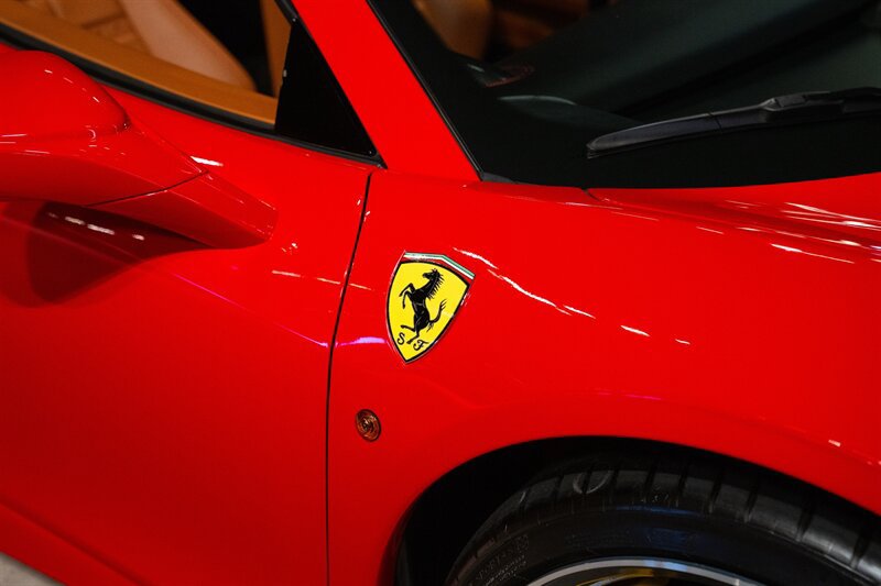 Used 2014 Ferrari 458 Spider RWD image 26