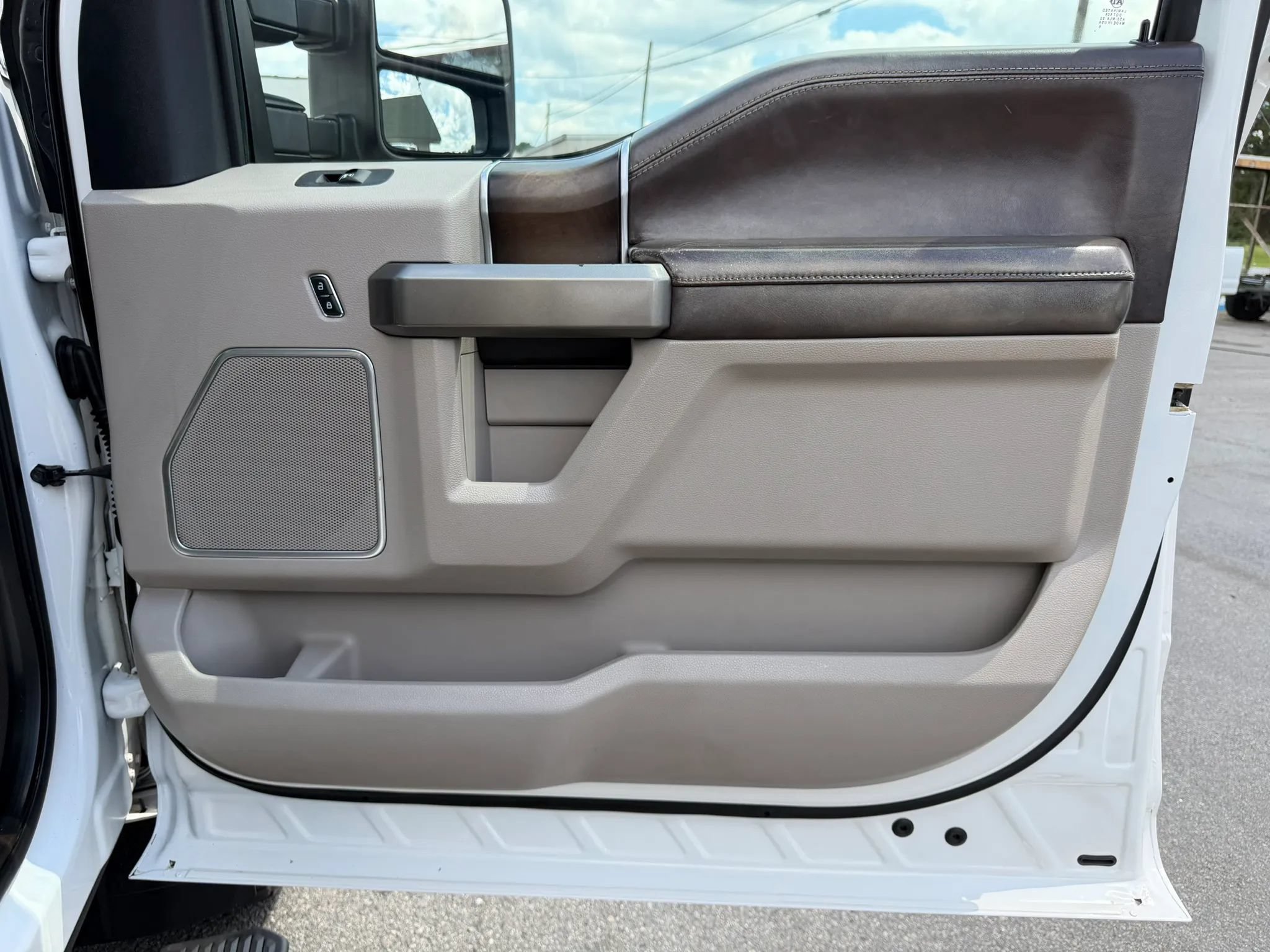 Used 2019 Ford F250 Limited AWD/4WD image 34
