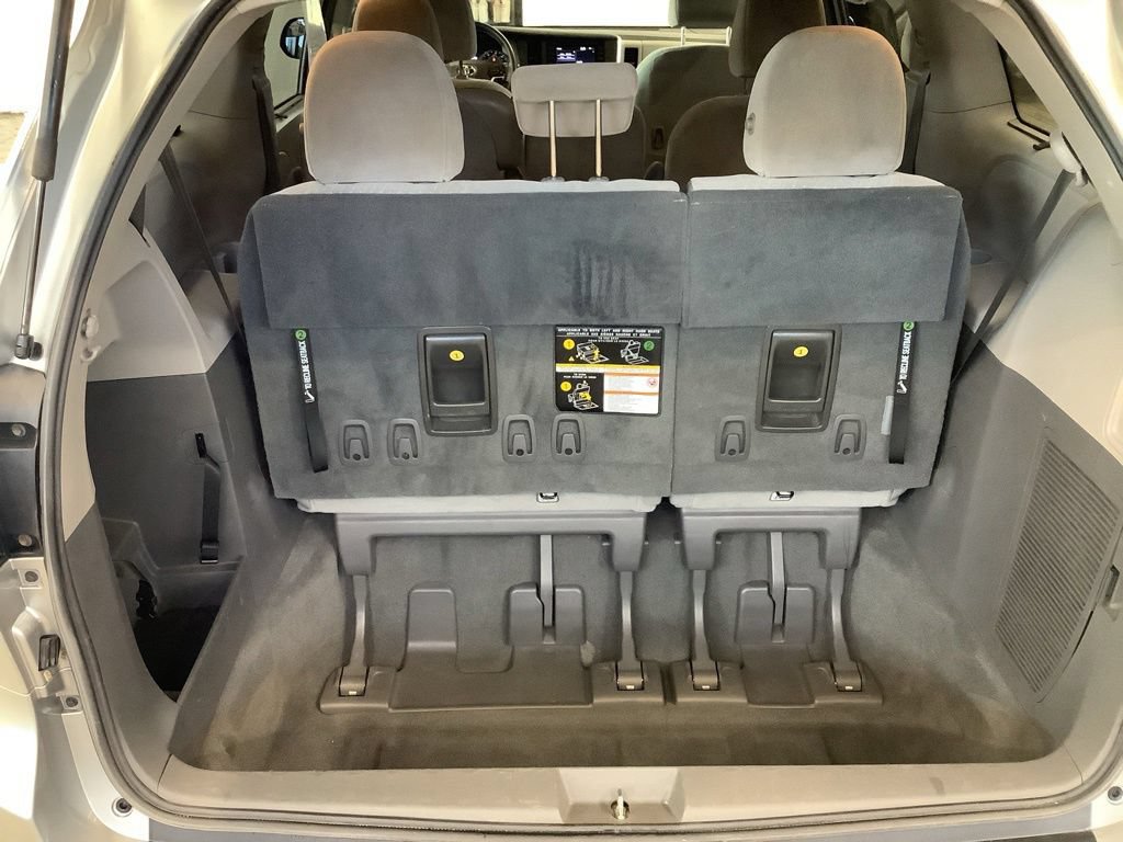Used 2019 Toyota Sienna LE FWD image 22