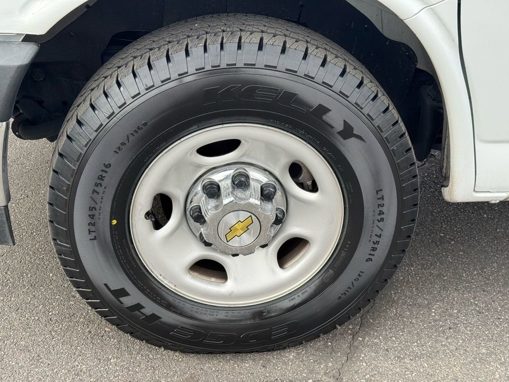 Used 2024 Chevrolet Express 3500 LT w/ LT Preferred Equipment Group RWD image 11