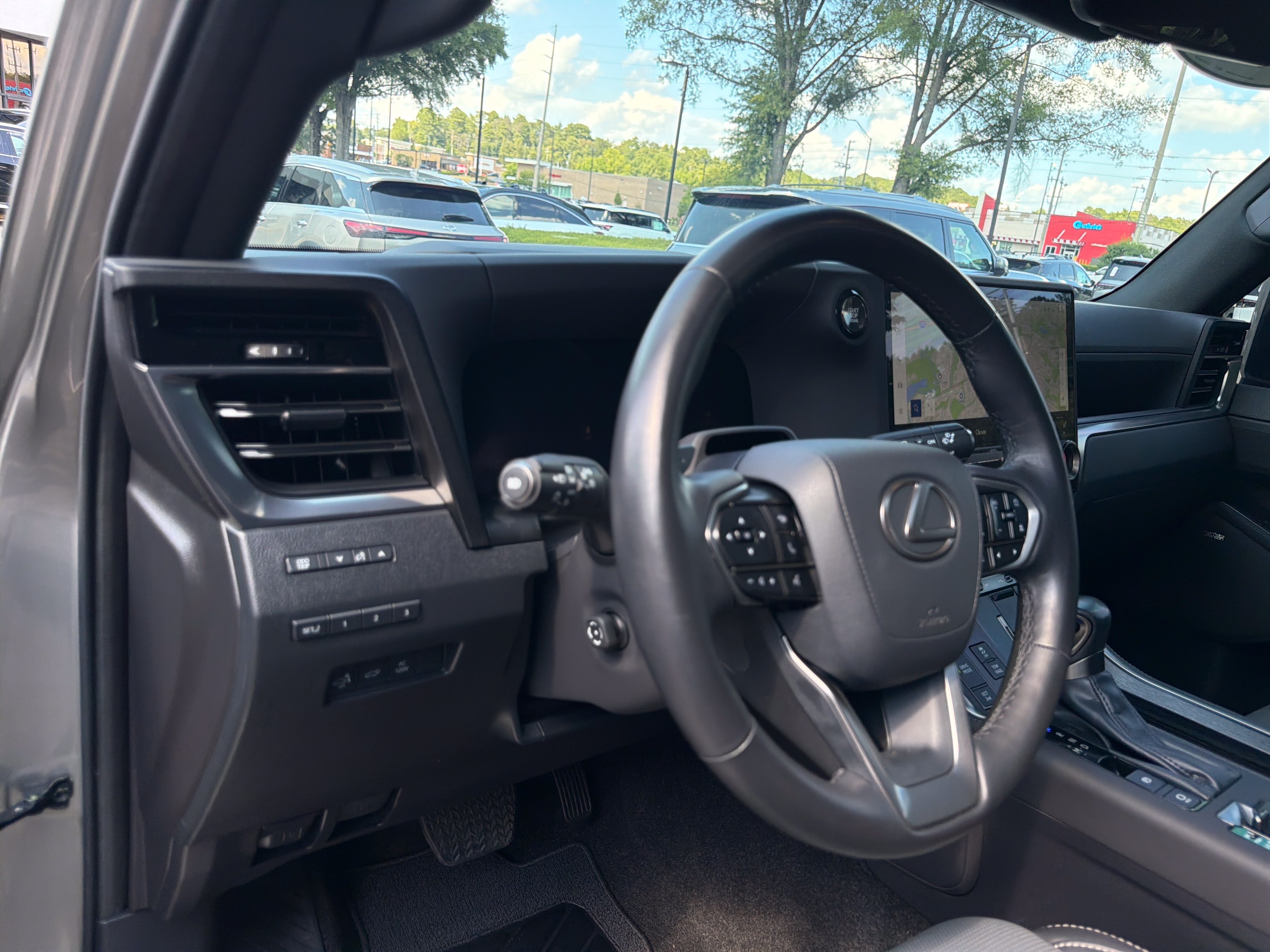 Used 2024 Lexus GX 550 w/ Accessory Package (31) AWD/4WD image 26