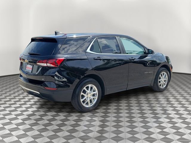 Used 2024 Chevrolet Equinox LT FWD image 2
