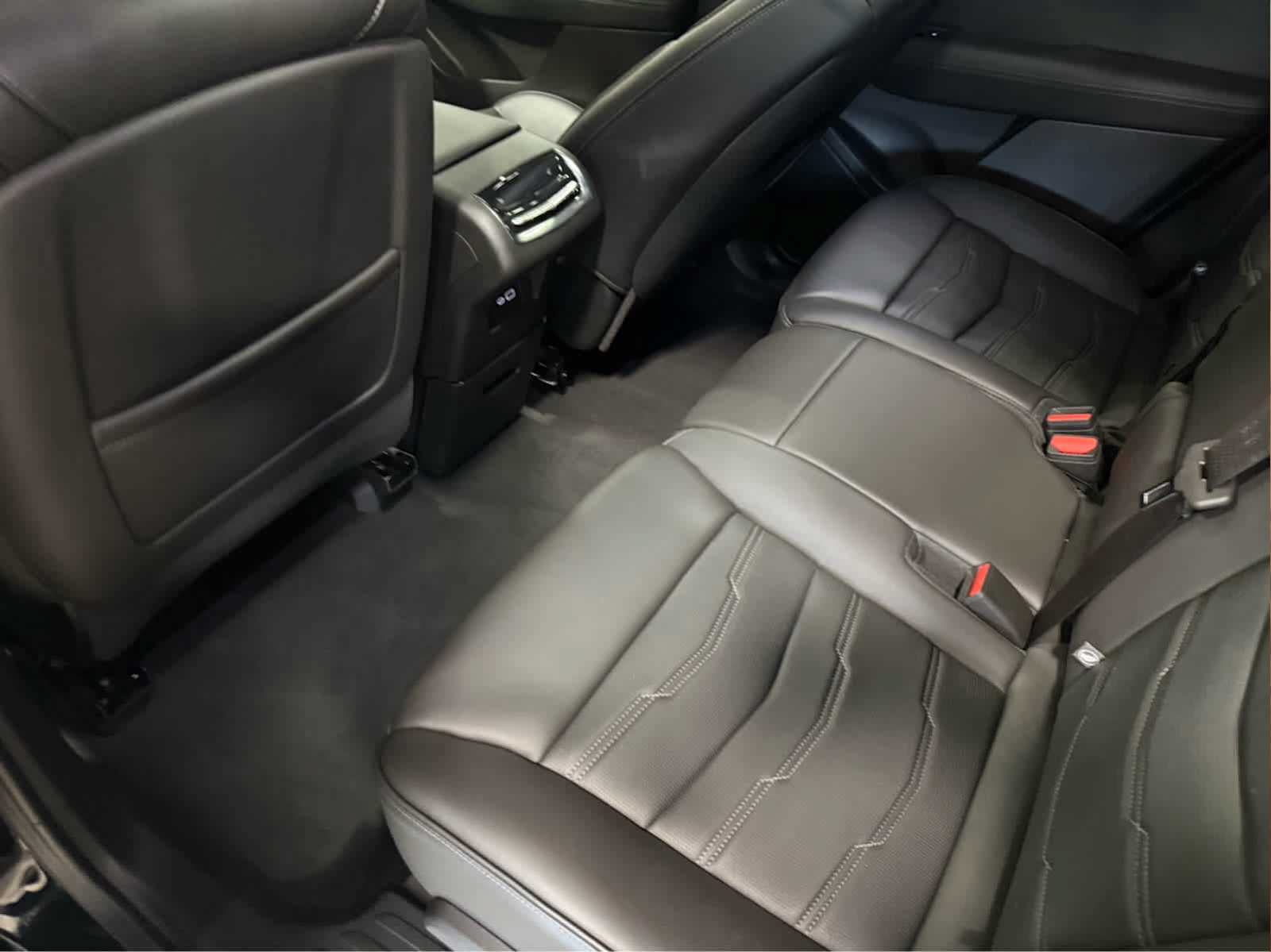 Used 2024 Cadillac XT6 Premium Luxury w/ Platinum Package AWD/4WD image 17