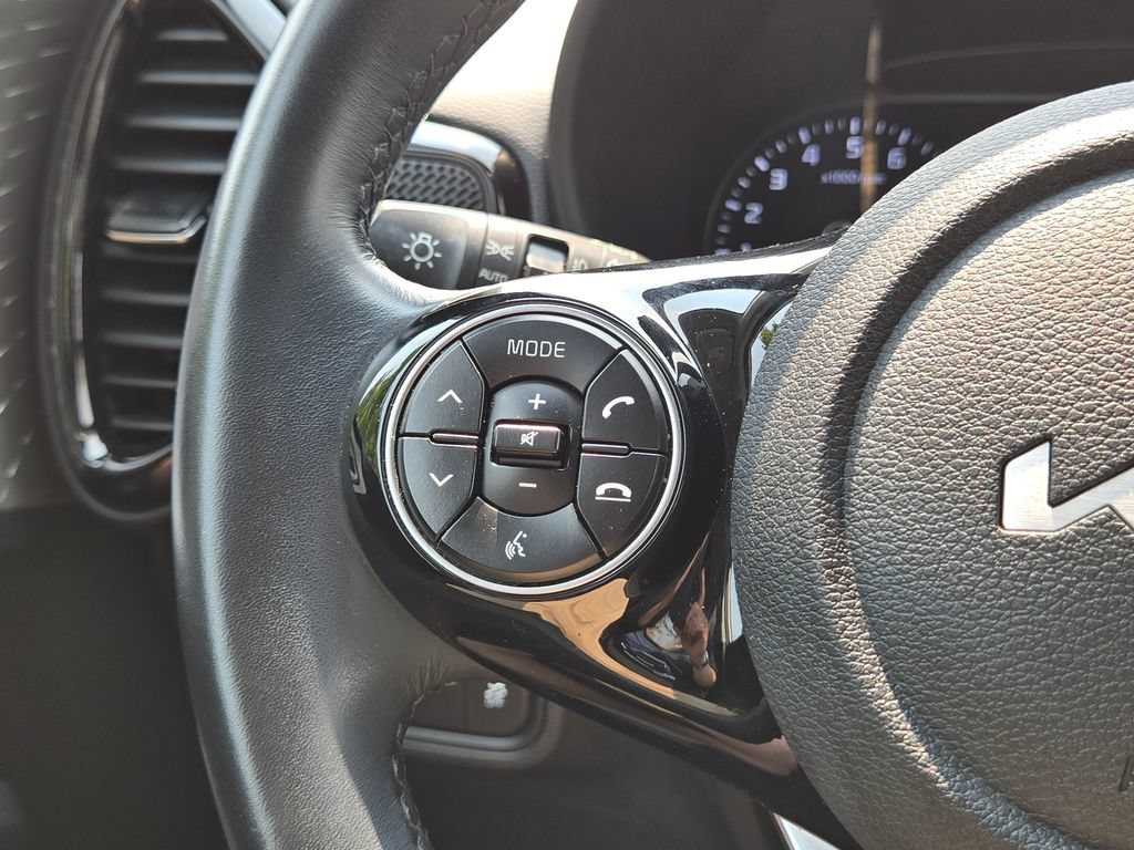 Certified 2022 Kia Soul X-Line FWD image 30