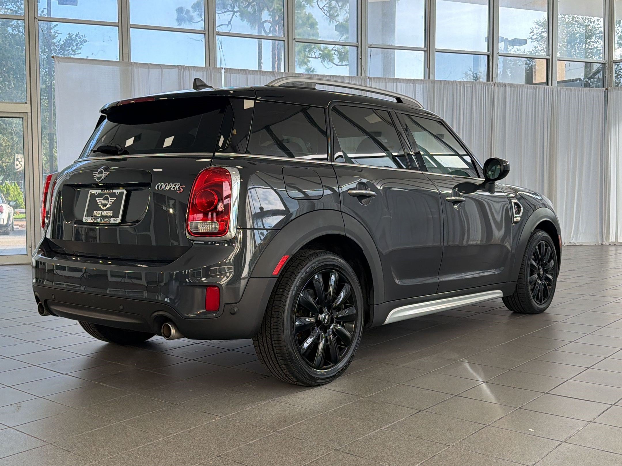 Used 2020 MINI Cooper Countryman S FWD image 9