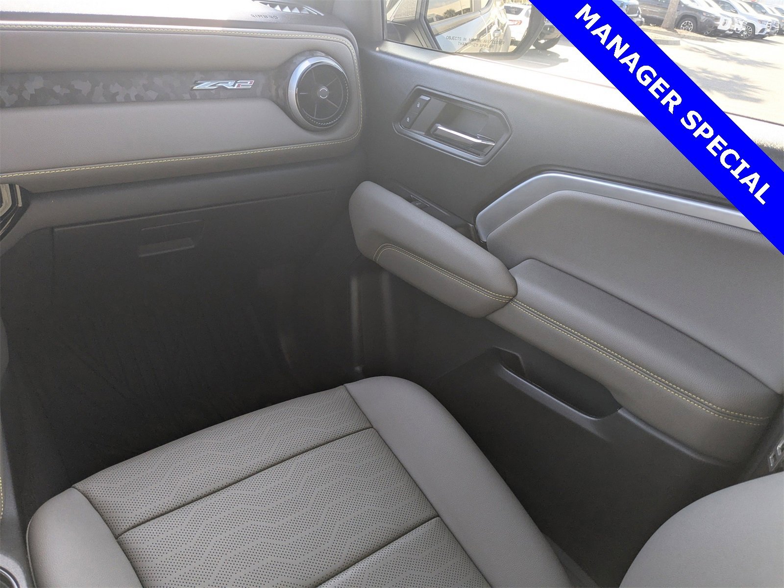 Used 2024 Chevrolet Colorado ZR2 w/ ZR2 Bison Edition image 18