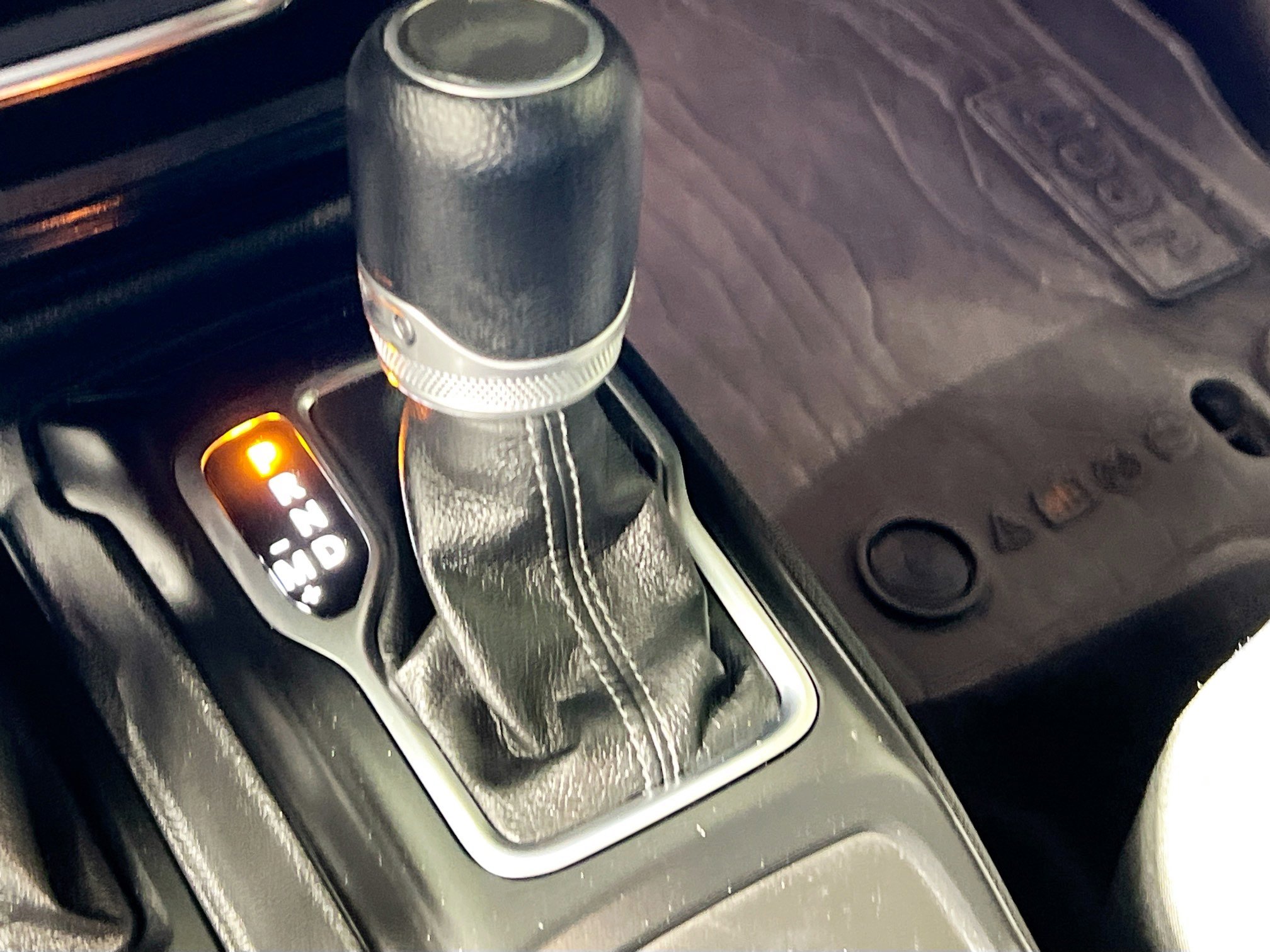 Used 2024 Jeep Wrangler Sport image 25