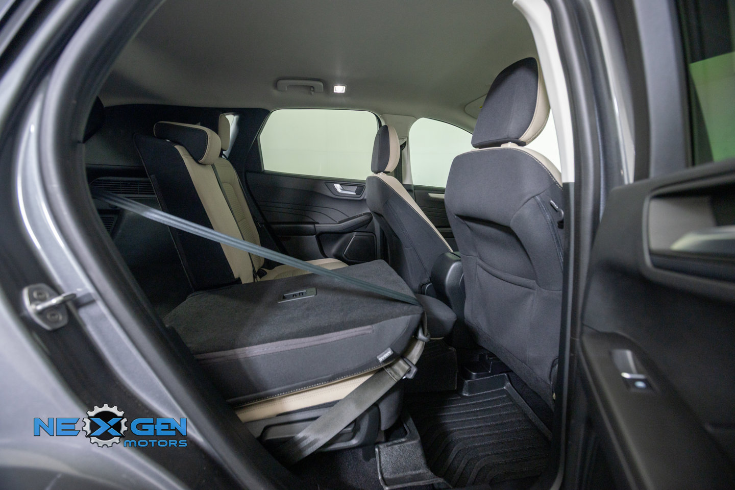 Used 2021 Ford Escape SE FWD image 39