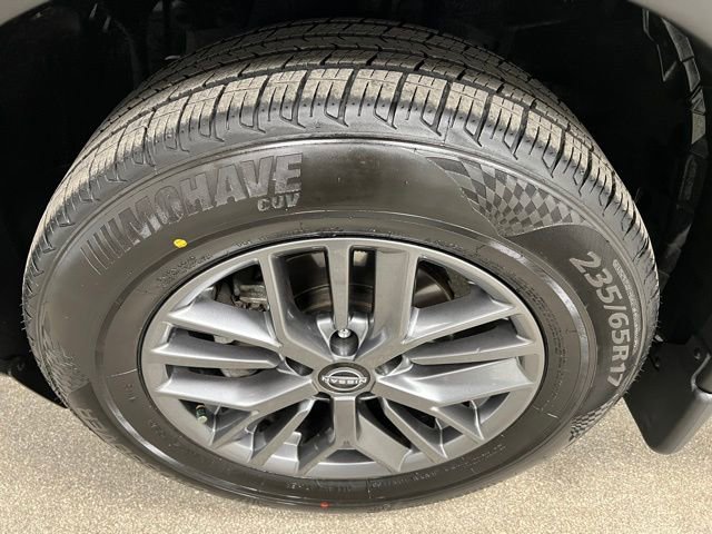 Used 2023 Nissan Rogue S image 12