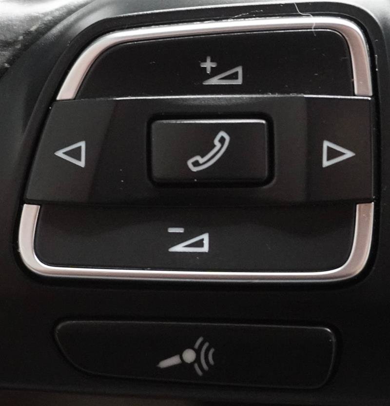 Used 2015 Volkswagen Eos Komfort FWD image 27