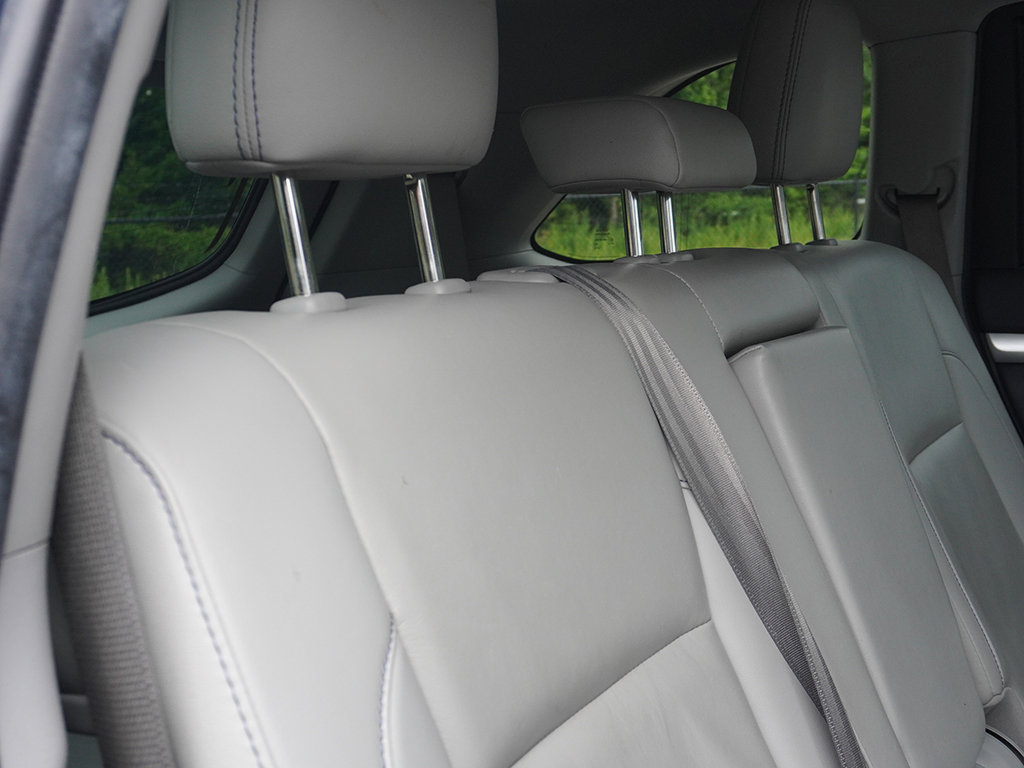 Used 2019 Toyota Highlander XLE AWD/4WD image 37