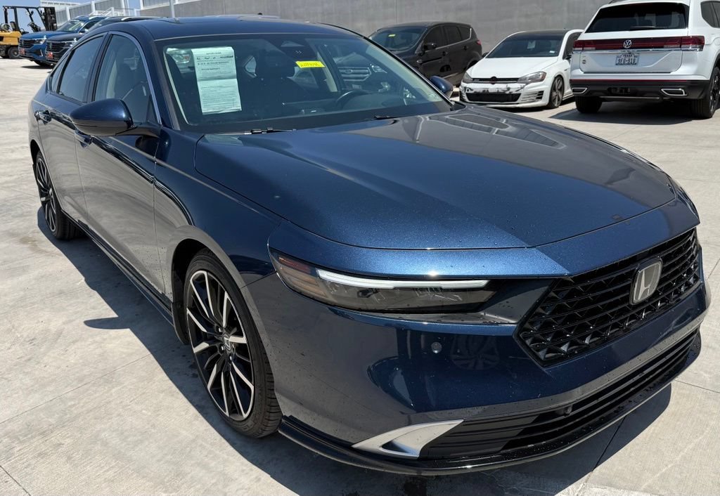 Used 2024 Honda Accord Touring image 2