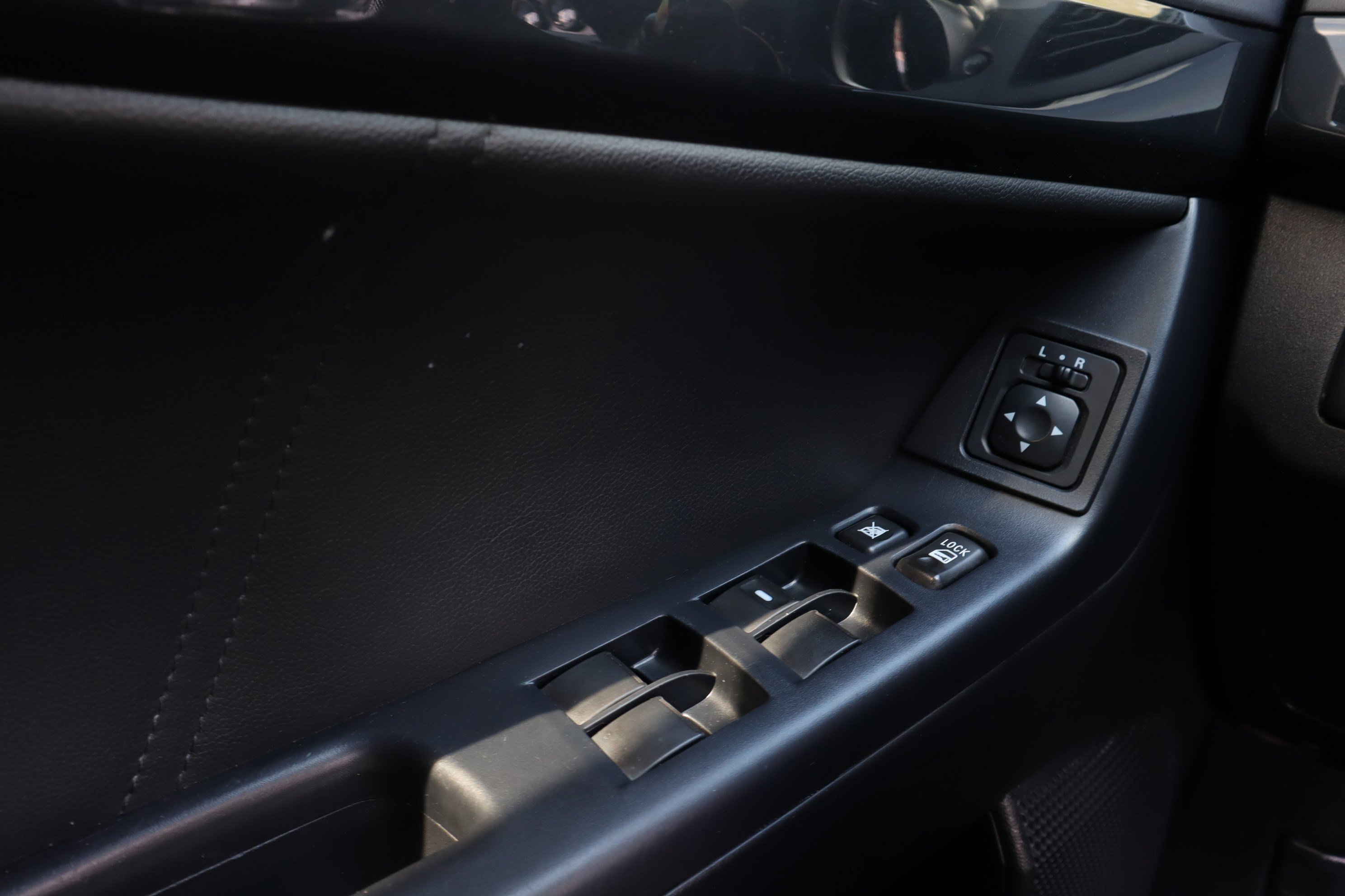 Used 2015 Mitsubishi Lancer Evolution GSR image 22